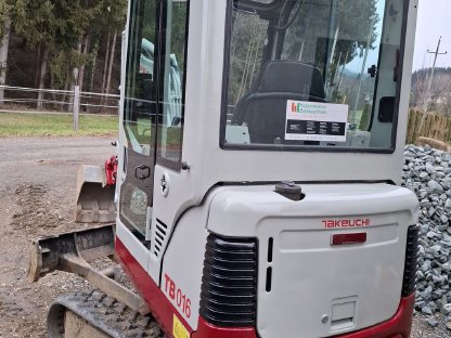 Takeuchi TB016 mit Powertilt