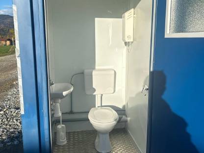 Bild 4:WC-Container