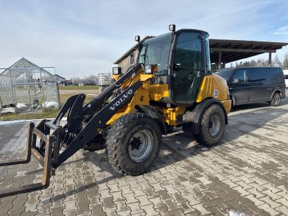 Radlader Hoflader Volvo L25b Bj. 07 Schaufel und Lader