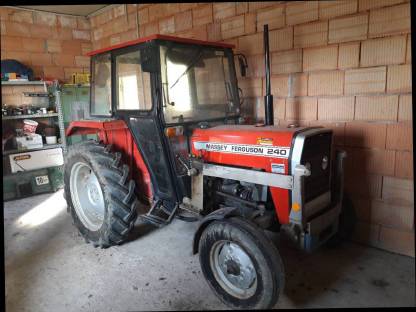 Bild 5:MF 240 mit Frontlader