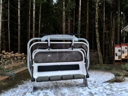 Bild 2:Sessel von Seilbahn