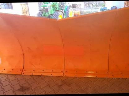 Bild 2:Hydrac Schneepflug SL 360