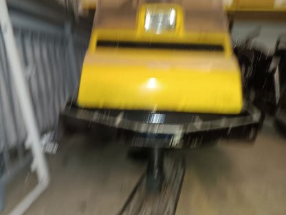 Bild 5:Skidoo und Spurgerät für Loipe