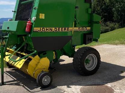 John Deere 580 Presse