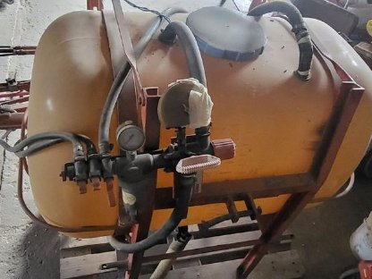 Bild 2:Feldspritze Kohrban