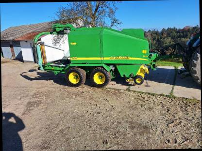 John Deere Presse 678