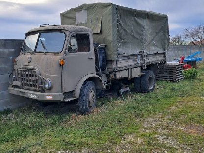 Steyr 680M mit Ladebordwand