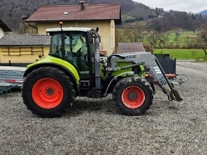 Claas ARION 640 CIS mit Frontlader