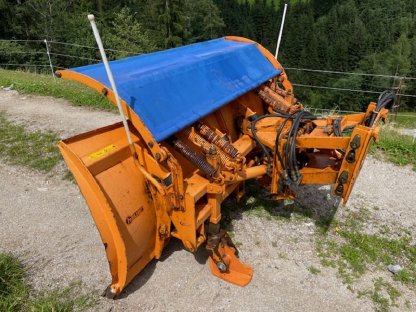 Bild 2:Hauer Schneepflug SRS H2/2800
