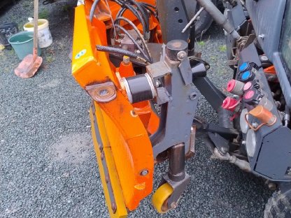 Bild 3:HOLDER C270 Winterdienst