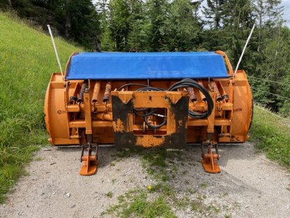 Bild 3:Hauer Schneepflug SRS H2/2800
