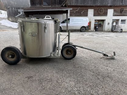 Verkaufe Milchtank 320 l mit Wagerl