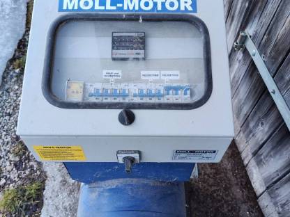 Bild 3:Zapfwellengenerator Notstromaggregat Moll Motor