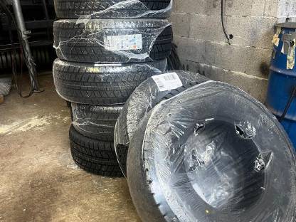 Winterreifen Bridgestone 265/70R15