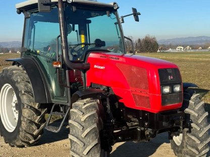 Massey Ferguson 2430 ST