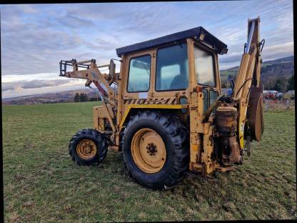 Bild 2:Baggerlader MF 50