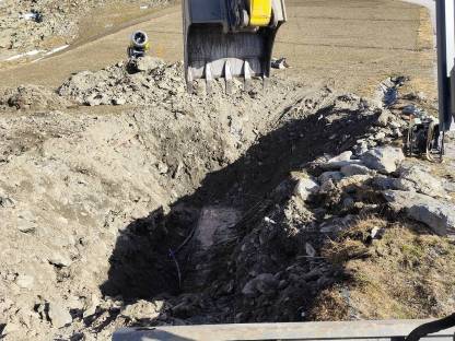 Bild 6:Erdbewegungen, Baggerarbeiten, Wegebau, Transporte
