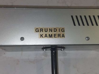 Bild 4:Kamera-Attrappe mit blinkendem LED-Licht und echter Linse