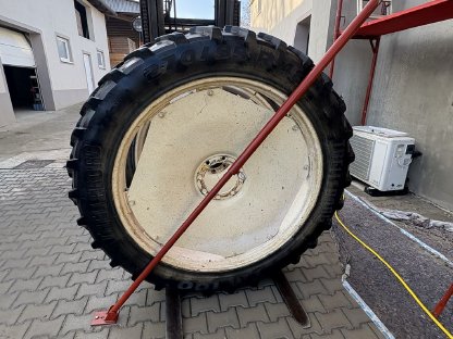 Kulturräder Trelleborg 270/95R48