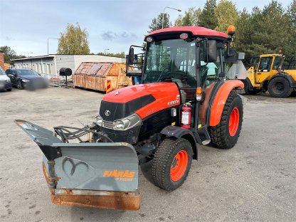 Kompakttraktor KUBOTA L2421 mit Fjärås-Ausstattung