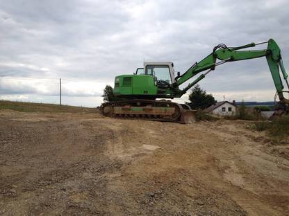 Bild 2:Erdarbeiten aller Art und Aussenanlagenbau