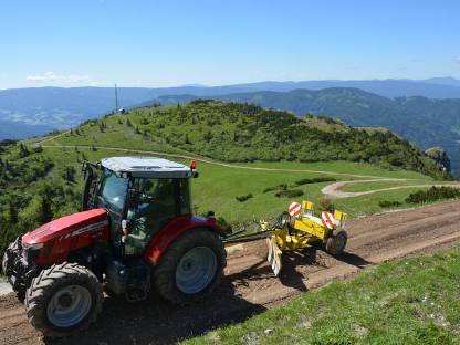 Bild 2:Geld sparen mit Rent-a-Grader!