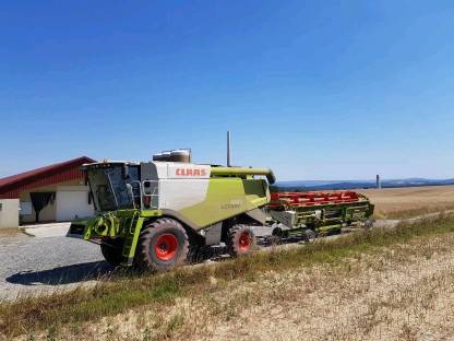 Bild 2:Lohndrusch arbeiten für Getreide/Raps