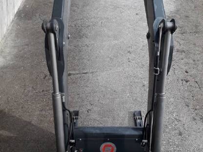 Bild 4:Frontlader Stoll FZ 30