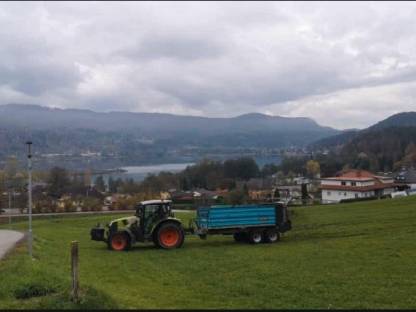 Bild 3:Miststreu Arbeiten