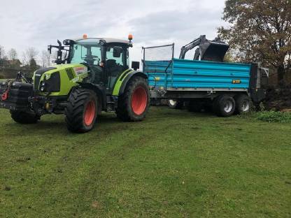 Bild 4:Miststreu Arbeiten