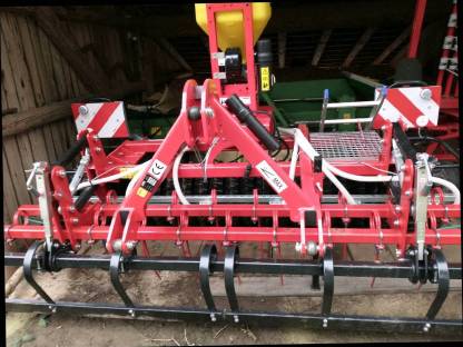 Bild 2:Grünlandnachsaat