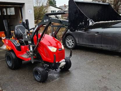 Rasenmähertraktor: Rasenmähertraktor - ideal für Hausmeister oder