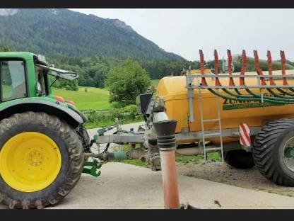 Bild 6:Gülleausbringung bodennah Schleppschuhverteiler Zunhammer