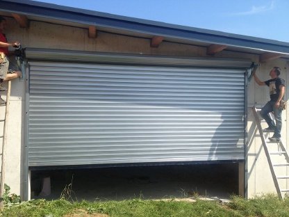 Bild 7:Garagen-, Industrie-, Roll-, Hallentor - Windschutzsysteme