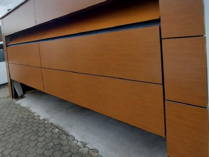 Bild 5:Garagen-, Industrie-, Roll-, Hallentor - Windschutzsysteme