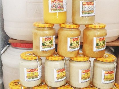 Bild 2:Rohhonig aus Nord-Ost Rumänien.Privat-Imkerei