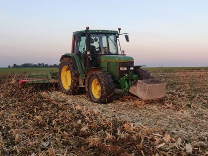 Bild 2:Biete Bodenbearbeitung