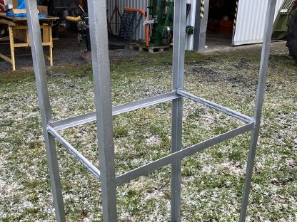 Bild 2:Biete Stahlgestell