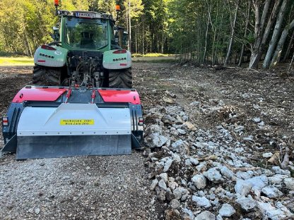 Bild 5:Fräs- und Rekultivierungsarbeiten