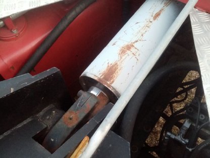 Bild 9:Holzspalter mit Kran (Palms)