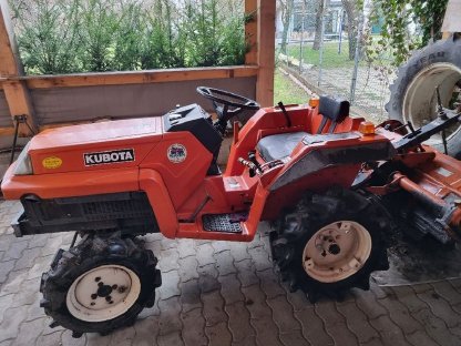 Kubota Kleintraktor XB1