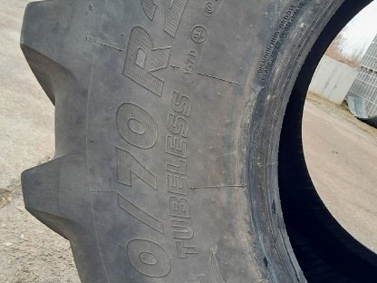 Bild 3:Traktorreifen