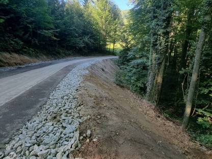Bild 4:Erdbau-Holzspalten-Transportarbeiten-Vermietung