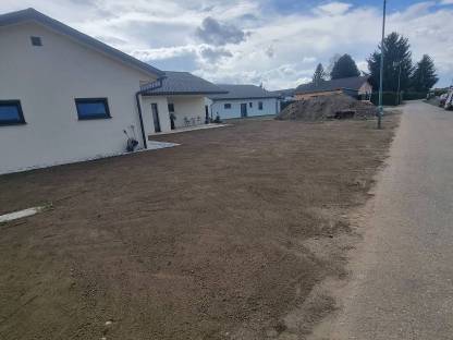 Bild 5:Erdbau-Holzspalten-Transportarbeiten-Vermietung