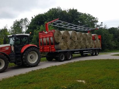 Bild 3:Heu, Luzerne und Stroh aus Ernte 2025, auch in BIO-Qualität