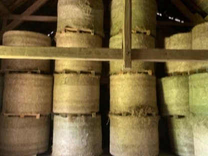 Bild 2:Heu, Luzerne und Stroh aus Ernte 2025, auch in BIO-Qualität