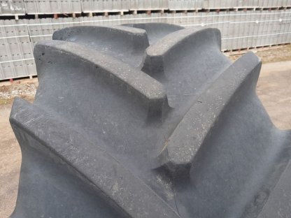 Bild 2:Traktorreifen