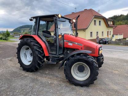 Traktor MF 4225