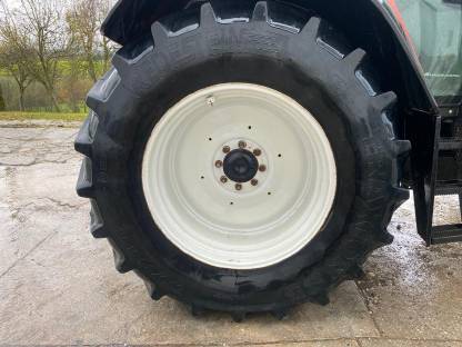 Reifen zu Steyr 9105-9145 ohne Felge 520/85R38, 420/85R28