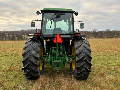 Bild 2:Traktor John Deere 4455 4WD